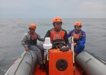 Tim SAR gabungan saat melakukan pencarian terhadap I Nengah Sarem. -IST/Balitopik.com