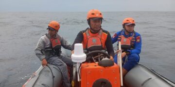 Tim SAR gabungan saat melakukan pencarian terhadap I Nengah Sarem. -IST/Balitopik.com