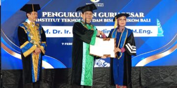 Prof. Dr. Tri Evi Triandini, S.P., M.Eng (kanan). -IST/Balitopik.com