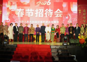 Gubernur Bali Wayan Koster dan wakil Gubernur Bali Giri Prasta saat hadiri perayaan Imlek 2026. -Balitopik.com