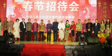 Gubernur Bali Wayan Koster dan wakil Gubernur Bali Giri Prasta saat hadiri perayaan Imlek 2026. -Balitopik.com