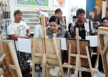 Ketua Dekranasda Bali, Ny. Putri Koster. -Balitopik.com