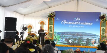 Gubernur Bali Wayan Koster saat hadiri ground breaking JEC Sanur. -Balitopik.com
