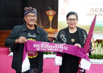 Ibu Putri Koster. -Balitopik.com