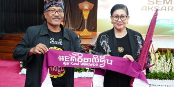 Ibu Putri Koster. -Balitopik.com