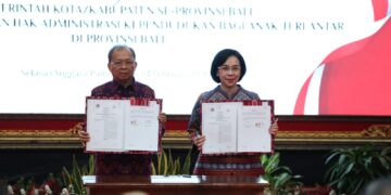 Gubernur Bali Wayan Koster dan Kepala Kejaksaan Tinggi Bali Chatarina Muliana. -IST/Balitopik.com