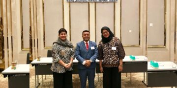 Advokat Yulius Benyamin Seran, SH (tengah) saat mengikuti kegiatan workshop internasional tentang keadilan untuk anak yang diselenggarakan oleh Unicef PBB di Bangkok, Thailand pada bulan September 2018 silam. -IST/Balitopik.com