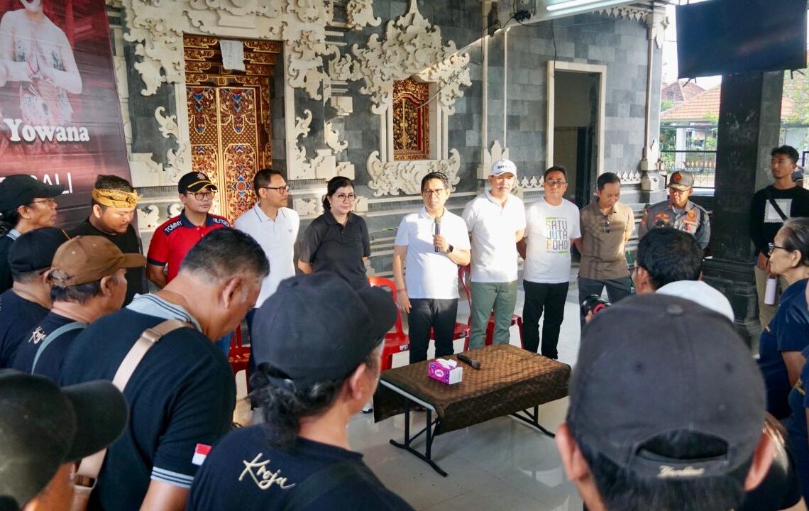 Bupati Badung I Wayan Adi Arnawa saat memberikan arahan kepada tim. -IST/Balitopik.com