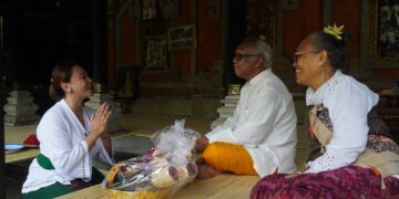 WHDI Badung saat kunjungi para Sulinggih. -IST/BALITOPIK.COM