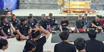 Suasan kegiatan “Mebanjaraan” yang dilaksanakan oleh Jimbaran Bersatu. -IST/BALITOPIK.COM