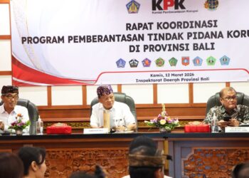 WAYAN Koster saat menghadiri Rapat Koordinasi Program Pemberantasan Tindak Pidana Korupsi di Inspektorat Provinsi Bali. -BALITOPIK.COM