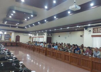 Suasana kunjungan kerja Kesekretariatan DPRD Buleleng ke DPDR Provinsi Bali. -BALITOPIK.COM