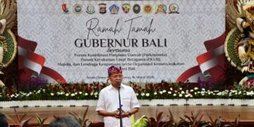 Gubernur Bali Wayan Koster memberikan sambutan saat kumpul bersama Forkopimda, Majelis Agama, FKUB dan Ormas. -BALITOPIK.COM