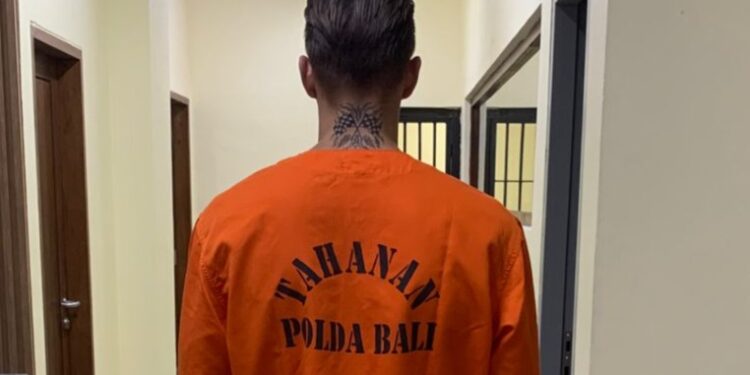 Luzian Andrin Zgraggen jadi tersangka dugaan penghinaan terhadap Hari Suci Nyepi. -IST/BALITOPIK.COM