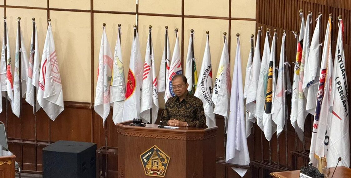 Gubernur Bali Wayan Koster saat membuka Musorprov KONI Bali. -BALITOPIK.COM