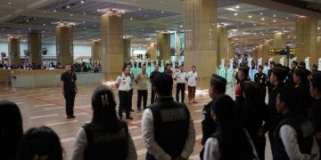 Kepala Kantor Imigrasi Ngurah Rai, Bugie Kurniawan saat gelar apel. -IST/BALITOPIK.COM