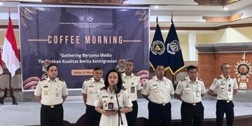 Kepala Kantor Wilayah (Kakanwil) Imigrasi Bali, Felucia Sengky Ratna didampingi para Kakanim Imigrasi se-Bali. -BALITOPIK.COM
