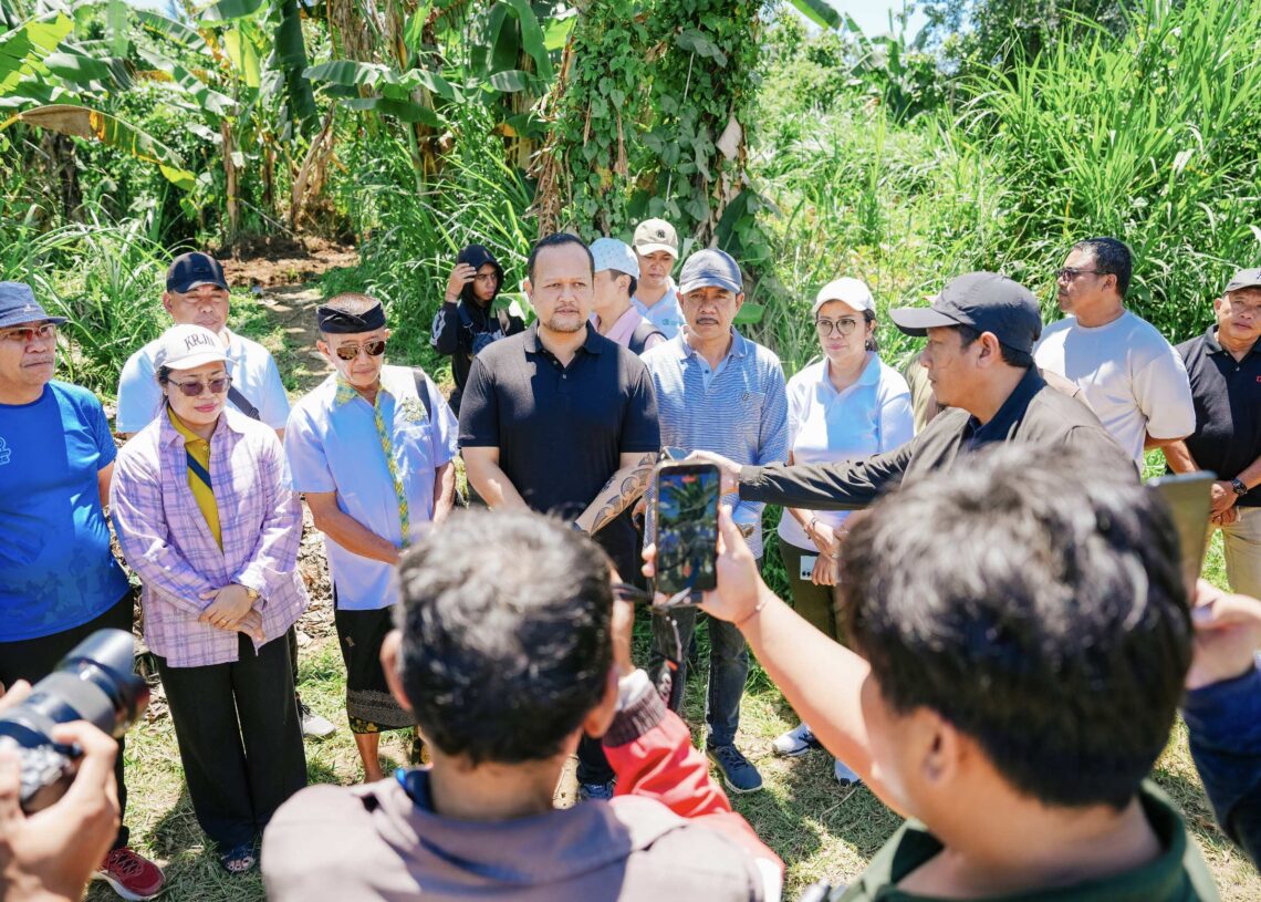 Wakil Bupati Badung meninjau lokasi pengolahan kompos di Taman Bung Karno Penarungan