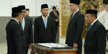 Menteri Imigrasi dan Pemasyarakatan Agus Andrianto melantik Hendarsam Marantoko sebagai Dirjen Imigrasi dan Iwan Santoso sebagai Staf Ahli Menteri di Jakarta. -IST/BALITOPIK.COM