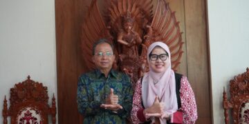 Gubernur Bali Wayan Koster saat menerima kunjungan Deputi Direksi BPJS Kesehatan Wilayah XI di Jayasabha, Denpasar. -IST/BALITOPIK.COM