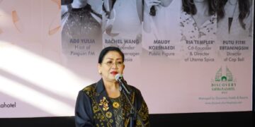 Ketua Dekranasda Bali, Ni Putu Putri Suastini Koster, saat menjadi pembicara dalam ajang Voice of Influence di Discovery Kartika Plaza Hotel, Badung. -IST/BALITOPIK.COM