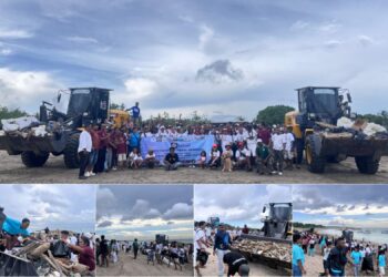 Warga Alor Bali bersih sampah di Pantai Jerman Kuta