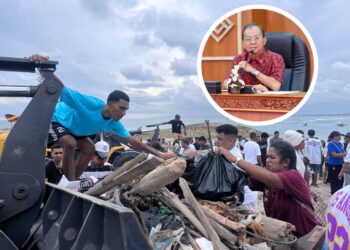Ribuan warga Alor membersihkan sampah di Pantai Jerman Bali