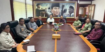 Gubernur Bali Wayan Koster menerima kunjungan KLH membahas pengurangan sampah TPA Suwung