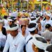 Ribuan umat Hindu sembahyang di Pura Ulun Danu Batur saat Hari Raya Pagerwesi