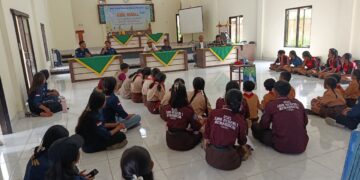 BEM Universitas Warmadewa menggelar aksi sosial berupa talkshow pengelolaan sampah yang berkelanjutan. -IST/BALITOPIK.COM