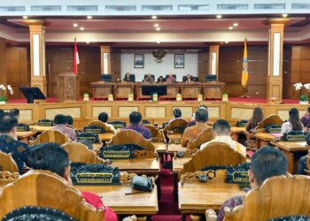 Suasana sidang Paripurna ke-33 DPRD Bali, Selasa (14/4/2026). -BALITOPIK.COM