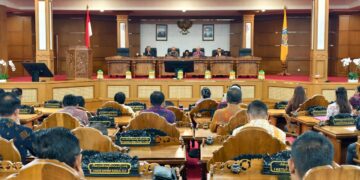 Suasana sidang Paripurna ke-33 DPRD Bali, Selasa (14/4/2026). -BALITOPIK.COM