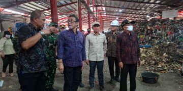 Menteri Lingkungan Hidup meninjau pengelolaan sampah di TPST Kesiman Kertalangu Bali
