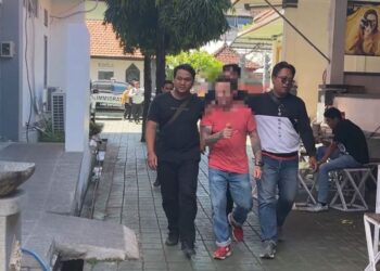 Petugas Imigrasi Denpasar mengamankan WNA asal Inggris yang overstay di kawasan Renon Bali