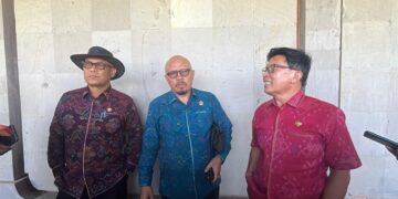 Foto dari kiri: I Dewa Nyoman Rai, I Nyoman Oka Antara dan I Made Supartha. -BALITOPIK.COM