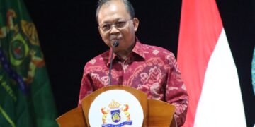 Gubernur Bali Wayan Koster saat menghadiri pelantikan KADIN Bali di Art Centre Denpasar