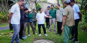 Bupati Badung saat lakukan Pengawasan dan Penegakan Hukum Lingkungan terhadap sektor Horeka (Hotel, Restoran, dan Kafe) di wilayah Kelurahan Legian. -IST