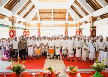 Bupati Badung I Wayan Adi Arnawa saat menghadiri peresmian Bale Banjar Pipitan, Desa Canggu. IST