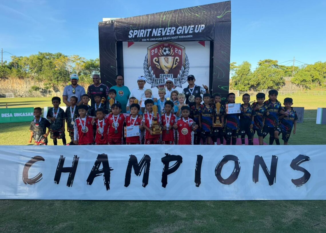 Adi Arnawa saat menghadiri Turnamen Sepak Bola Usia Dini Spirit Never Give Up Ke-6 di Lapangan Sepak Bola Desa Ungasan, Kuta Selatan, Jumat (29/05/2026). -IST