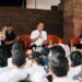 Kadisdikpora Badung I Gusti Made Dwipayana berdialog dengan para guru dalam Safari Pendidikan di SMPN 5 Abiansemal.