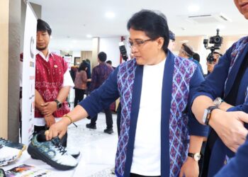 Wakil Gubernur Bali I Nyoman Giri Prasta mendampingi Menteri Perindustrian Agus Gumiwang Kartasasmita saat meresmikan BPIFK di Kuta, Badung, Jumat (8/5/2026).