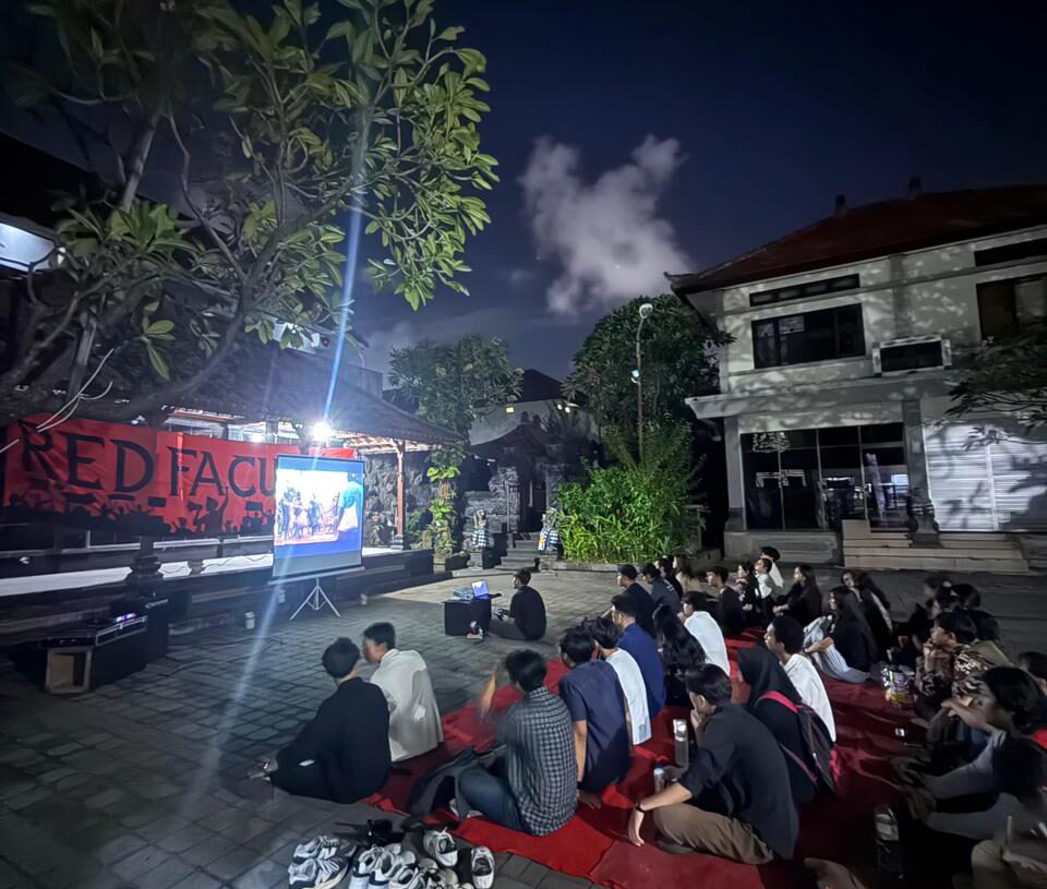 BEM FH UNUD saat gelar nobar Pesta Babi. -IST/BALITOPIK.COM