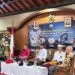 Para narasumber dalam diskusi IWO Bali dengan tema Dibalik Penutupan TPA Suwung Siapa Diuntungkan. -BALITOPIK.COM