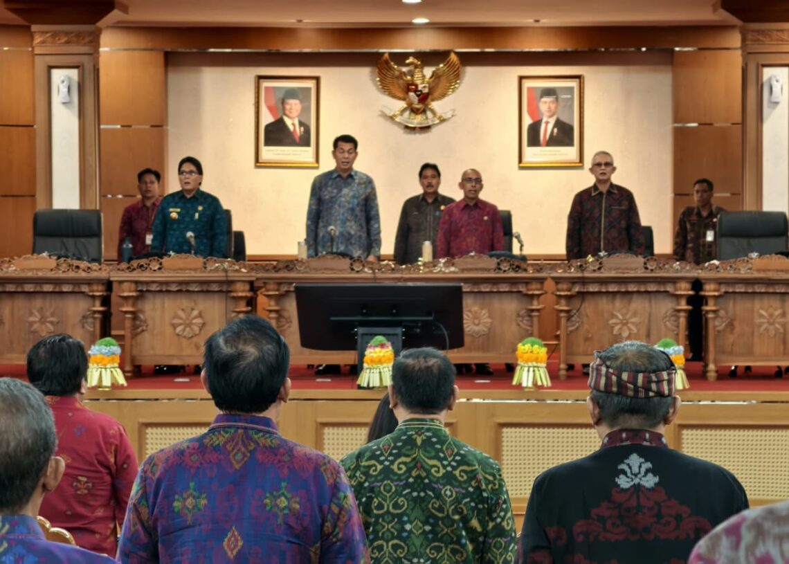 Suasana Rapat Paripurna ke-37 DPRD Bali, Senin (18/5/2026). -BALITOPIK.COM