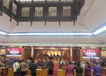Suasana Rapat Paripurna ke-37 DPRD Bali, Senin (18/5/2026). -BALITOPIK.COM