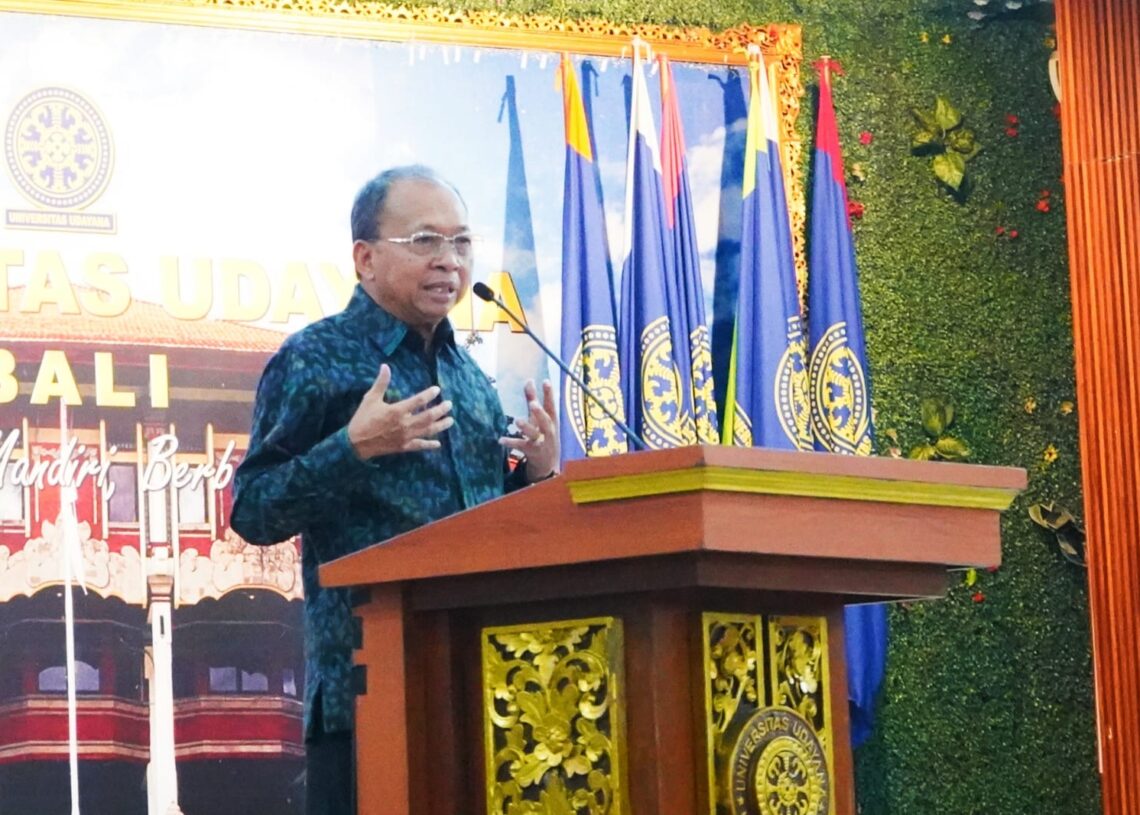 Gubernur Bali Wayan Koster. -BALITOPIK.COM