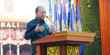 Gubernur Bali Wayan Koster. -BALITOPIK.COM