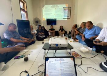 Suasana diskusi publik AJI Denpasar bersama mahasiswa dan LBH Bali membahas ancaman kebebasan pers dan dampak AI.