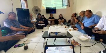 Suasana diskusi publik AJI Denpasar bersama mahasiswa dan LBH Bali membahas ancaman kebebasan pers dan dampak AI.