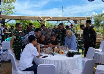 Kepala Staf Angkatan Darat (KSAD) Jenderal Maruli Simanjuntak bersama Gubernur Bali Wayan Koster saat meninjau pematangan lahan PSEL. -BALITOPIK.COM